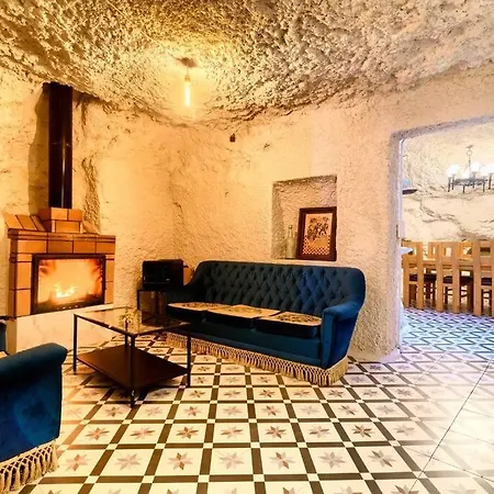 Cueva Con Jacuzzi A 20 Minutos De Valencia Benaguacil