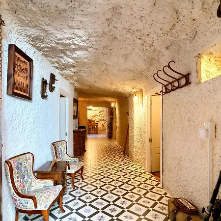 Сasa de vacaciones Cueva Con Chimenea A 20 Minutos De Valencia Benaguacil