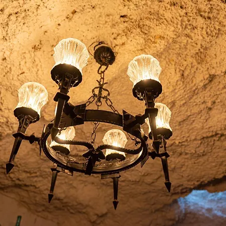 Сasa de vacaciones Cueva Con Chimenea A 20 Minutos De Valencia Benaguacil