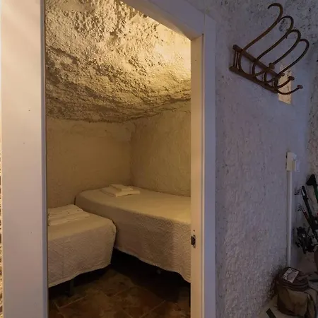 Holiday home Cueva Con Jacuzzi A 20 Minutos De Valencia
