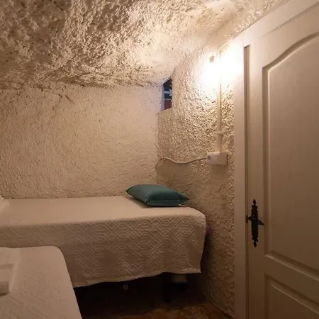 Cueva Con Jacuzzi A 20 Minutos De Valencia