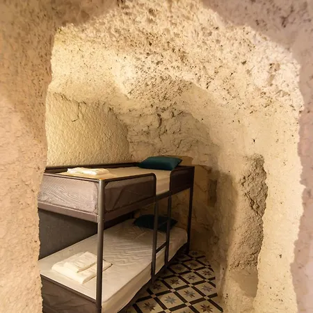 Cueva Con Jacuzzi A 20 Minutos De Valencia