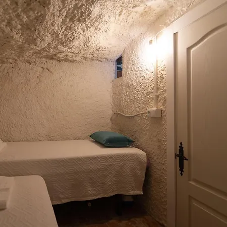 Dom wakacyjny Cueva Con Jacuzzi A 20 Minutos De Valencia Benaguacil